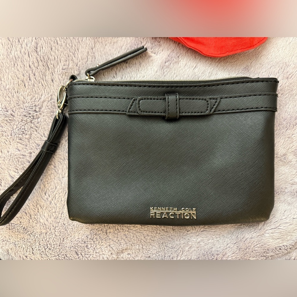 Kenneth Cole Reaction Black Wristlet Bag